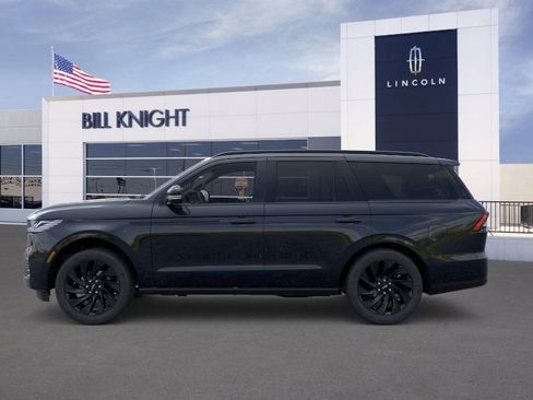 New 2025 Lincoln Navigator Reserve w/ Jet Appearance Package image 3
