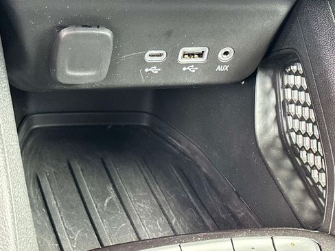 Used 2023 Chevrolet TrailBlazer RS w/ Convenience Package AWD/4WD image 31