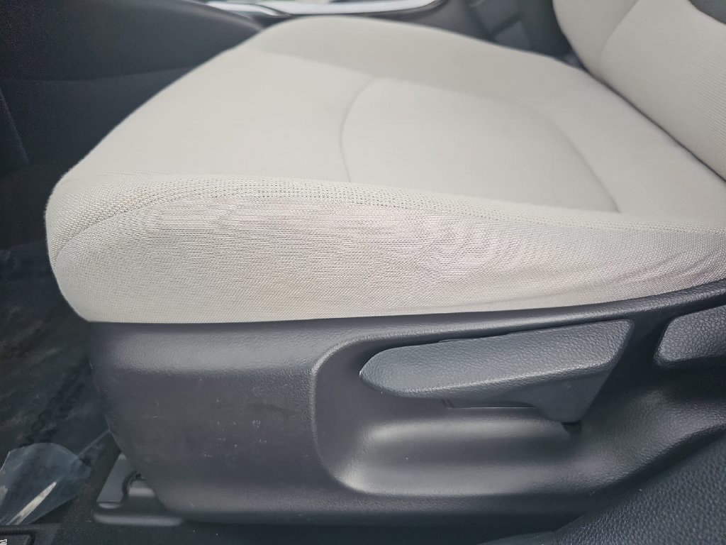 Used 2022 Toyota Corolla LE w/ Carpet Mat Package (TMS) FWD image 28