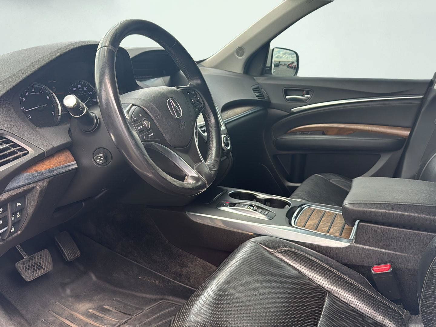 Used 2020 Acura MDX w/ Technology Package FWD image 2