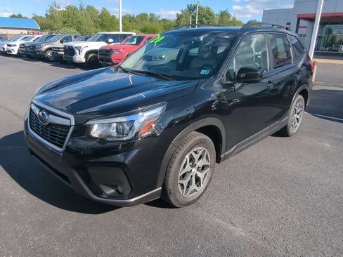 Used 2020 Subaru Forester Premium AWD/4WD image 4