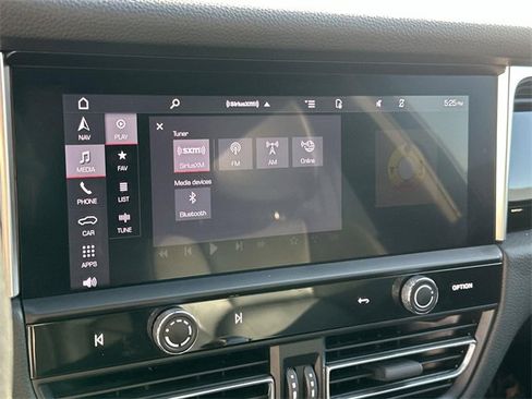 Used 2024 Porsche Macan image 12