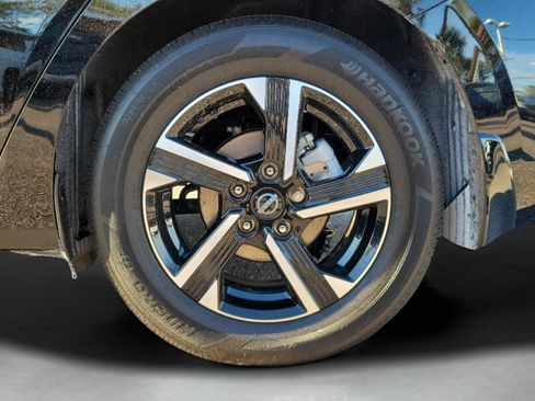 Certified 2025 Nissan Sentra SV image 7