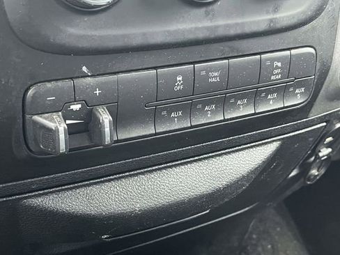 Used 2018 RAM 2500 Tradesman w/ Chrome Appearance Group image 31