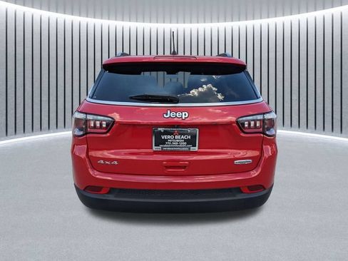Used 2024 Jeep Compass Latitude AWD/4WD image 5