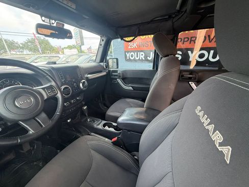 Used 2016 Jeep Wrangler Unlimited Sahara w/ Max Tow Package AWD/4WD image 11