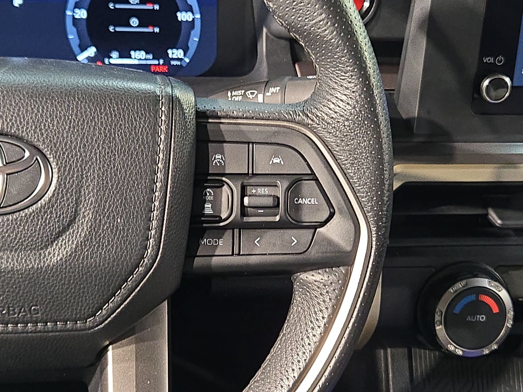 Certified 2025 Toyota Tacoma TRD Off-Road AWD/4WD image 28