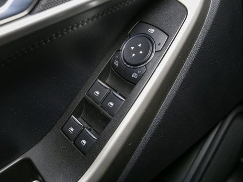 Used 2022 Ford Explorer XLT w/ Equipment Group 202A image 38