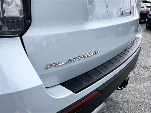 Certified 2025 Ford Explorer Platinum w/ LUX Leather Package image 8