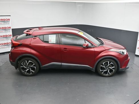 Used 2018 Toyota C-HR XLE FWD image 32