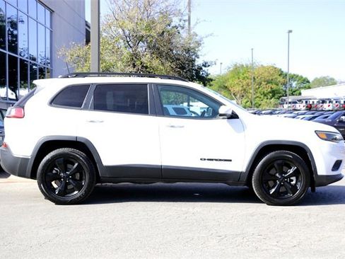 Used 2021 Jeep Cherokee Latitude Plus image 4