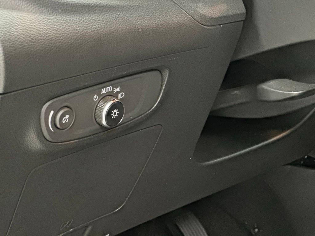 Used 2024 Buick Encore GX Sport Touring FWD image 16