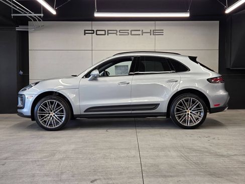 Certified 2026 Porsche Macan AWD/4WD image 2
