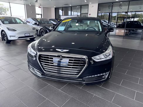 Used 2017 Genesis G90 3.3T Premium image 8