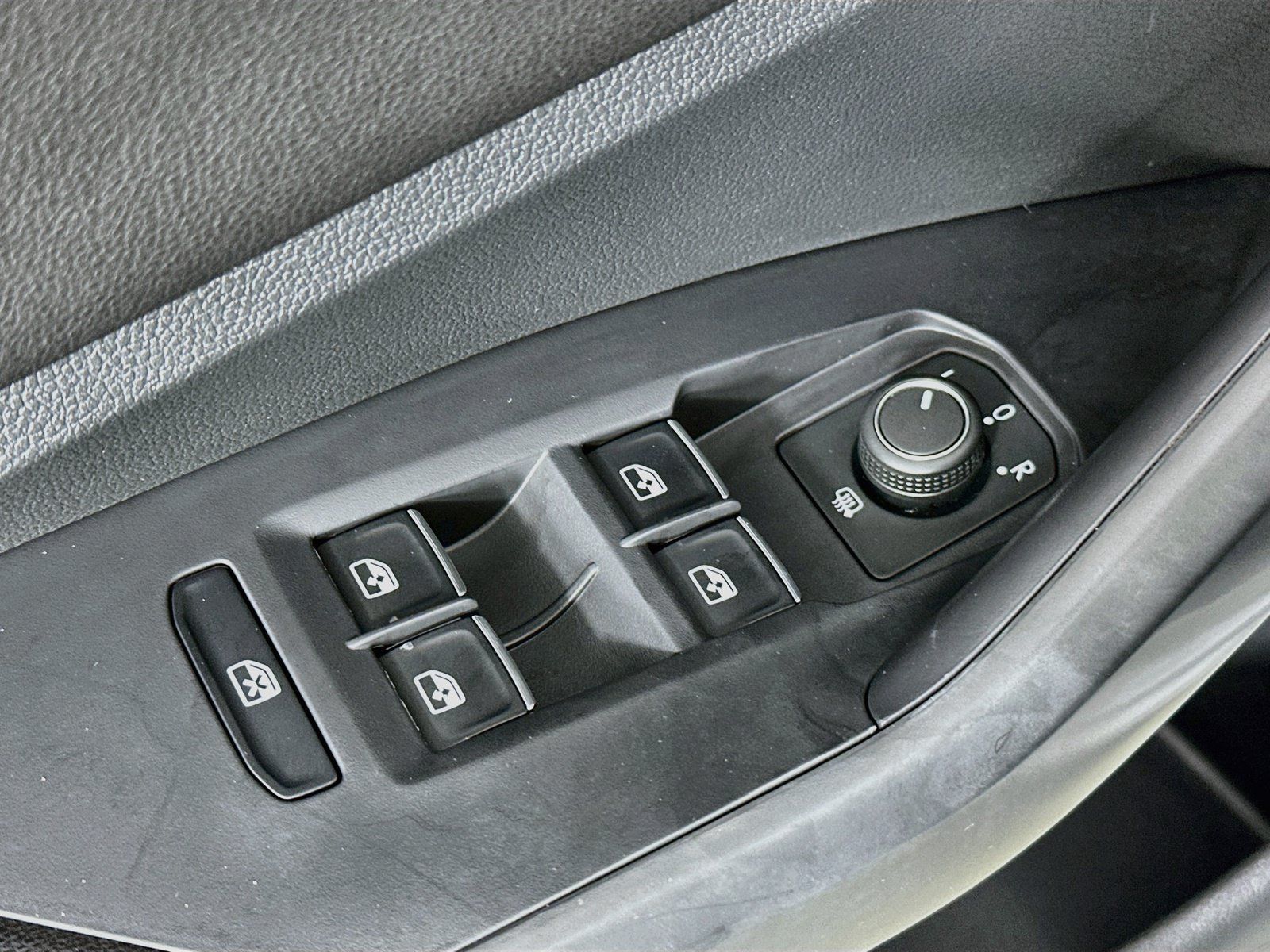 Used 2025 Volkswagen Jetta S FWD image 17