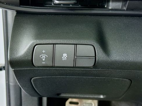 Certified 2025 Hyundai Elantra Sport w/ Cargo Package FWD image 18