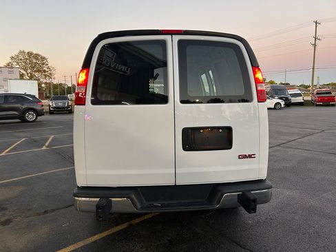 Used 2022 GMC Savana 2500 w/ Driver Convenience Package image 4