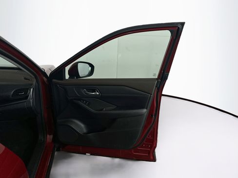 Used 2023 Nissan Rogue SV w/ SV Premium B Package FWD image 33