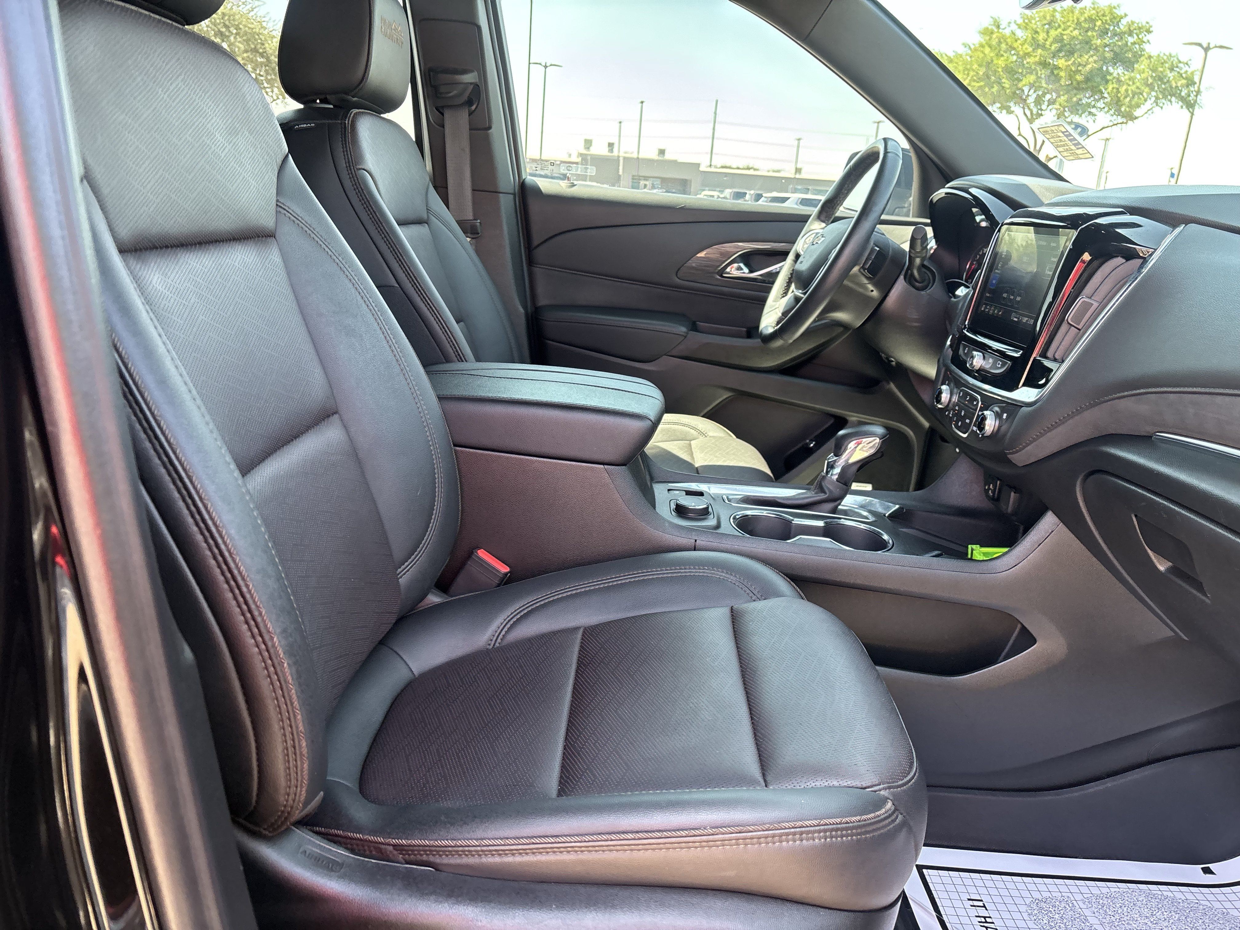 Used 2023 Chevrolet Traverse High Country w/ LPO, Floor Liner Package FWD image 24