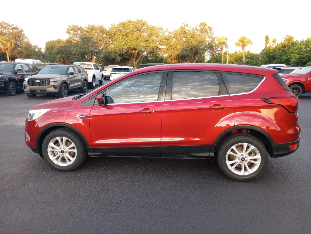 Certified 2019 Ford Escape SE FWD image 4