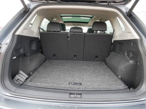 Certified 2024 Volkswagen Tiguan SE image 18