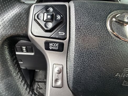 Used 2019 Toyota 4Runner SR5 AWD/4WD image 19
