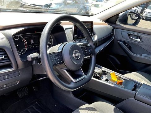 Used 2023 Nissan Rogue SV FWD image 9