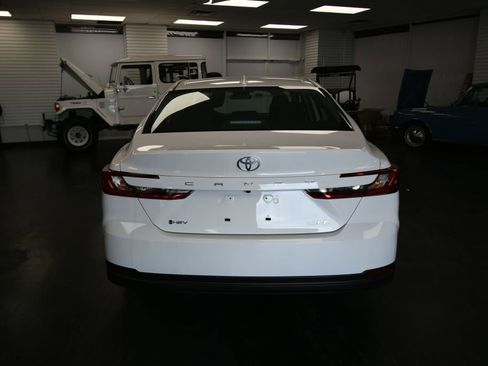 Used 2025 Toyota Camry LE image 6