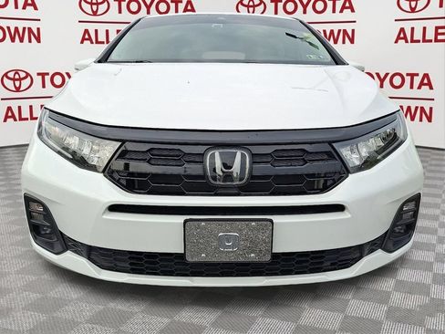 Used 2025 Honda Odyssey Touring image 2