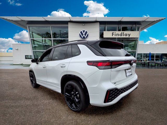New 2026 Volkswagen Tiguan SE R-Line FWD image 3