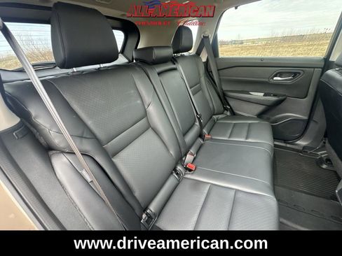 Used 2024 Nissan Rogue SV w/ SV Premium Package image 27