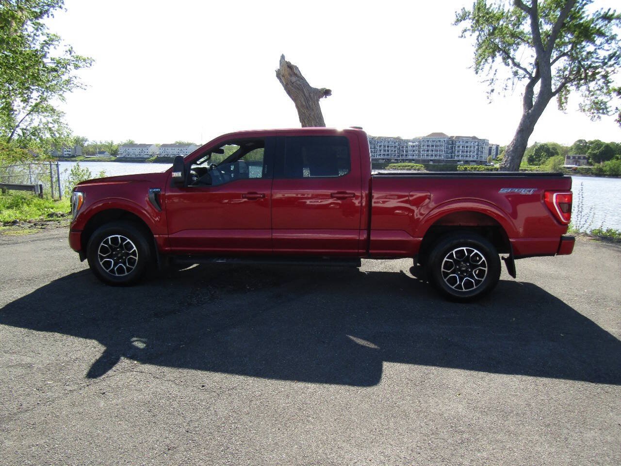 Used 2022 Ford F150 XLT w/ Equipment Group 302A High AWD/4WD image 4