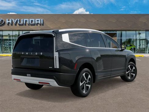 New 2026 Hyundai Ioniq 9 SE image 4