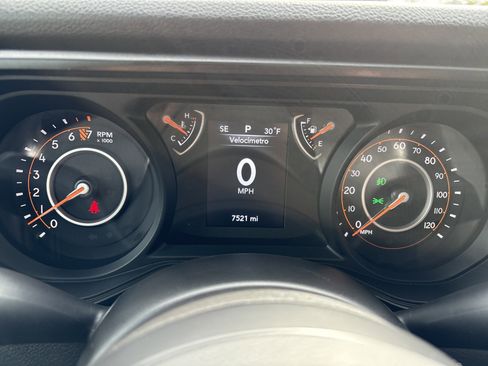 Certified 2025 Jeep Gladiator Sport image 26