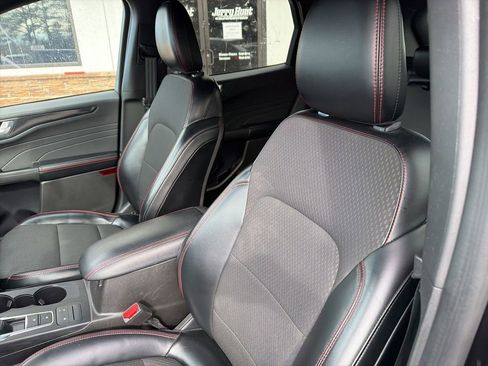 Used 2024 Ford Escape ST-Line image 3