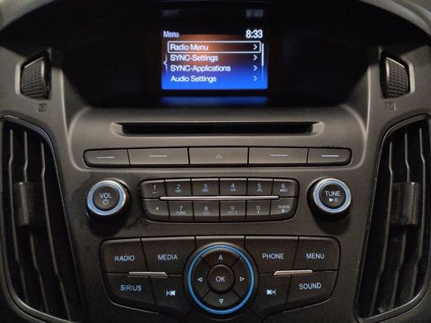Used 2016 Ford Focus SE FWD image 25