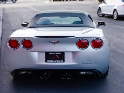 Used 2007 Chevrolet Corvette Convertible w/ Preferred Equipment Group image 12