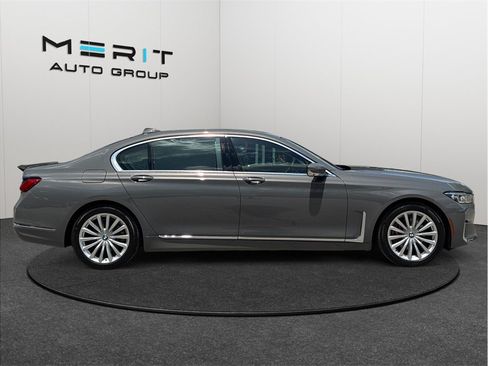 Used 2022 BMW 740i xDrive w/ Premium Package AWD/4WD image 10