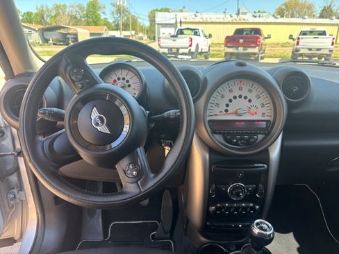 Used 2012 MINI Cooper Countryman FWD image 11