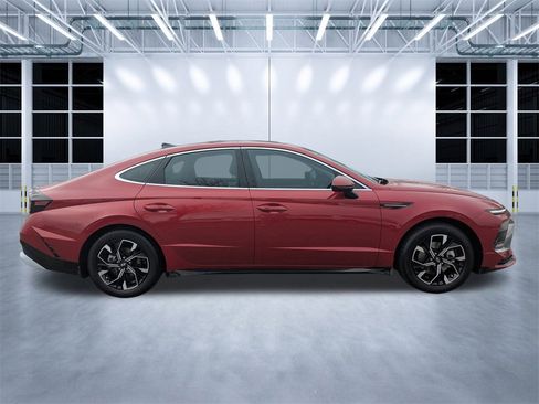 Used 2024 Hyundai Sonata SEL image 3