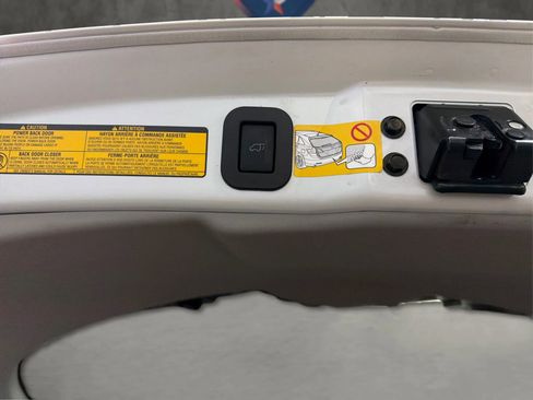 Used 2012 Toyota Venza XLE w/ XLE Premium Pkg image 20