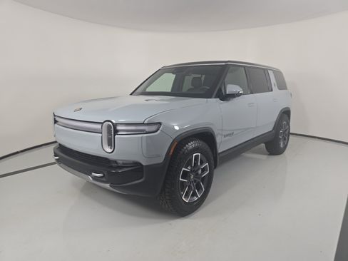 Used 2025 Rivian R1S Adventure AWD/4WD image 1