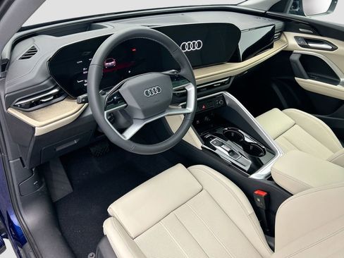 Used 2025 Audi Q5 Premium Plus w/ Premium Plus AWD/4WD image 10