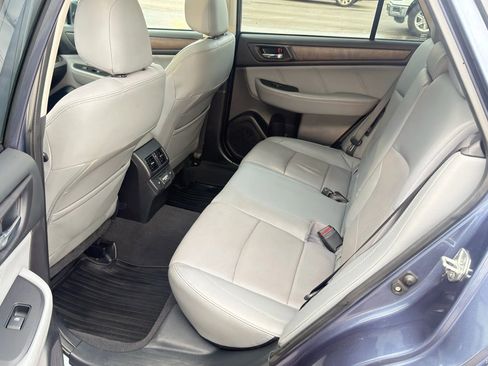 Used 2018 Subaru Outback 2.5i Limited image 11