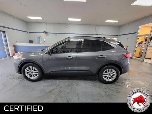 Used 2022 Ford Escape SE FWD image 2