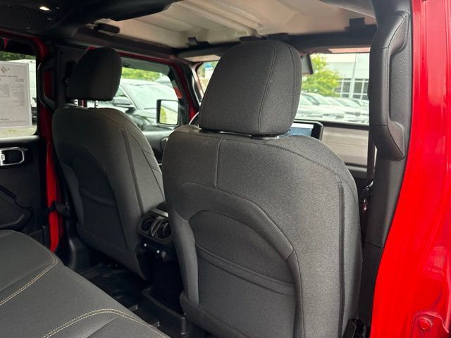 Used 2024 Jeep Wrangler Unlimited w/ Convenience Group AWD/4WD image 23