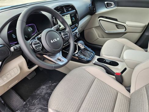 New 2025 Kia Soul EX image 8