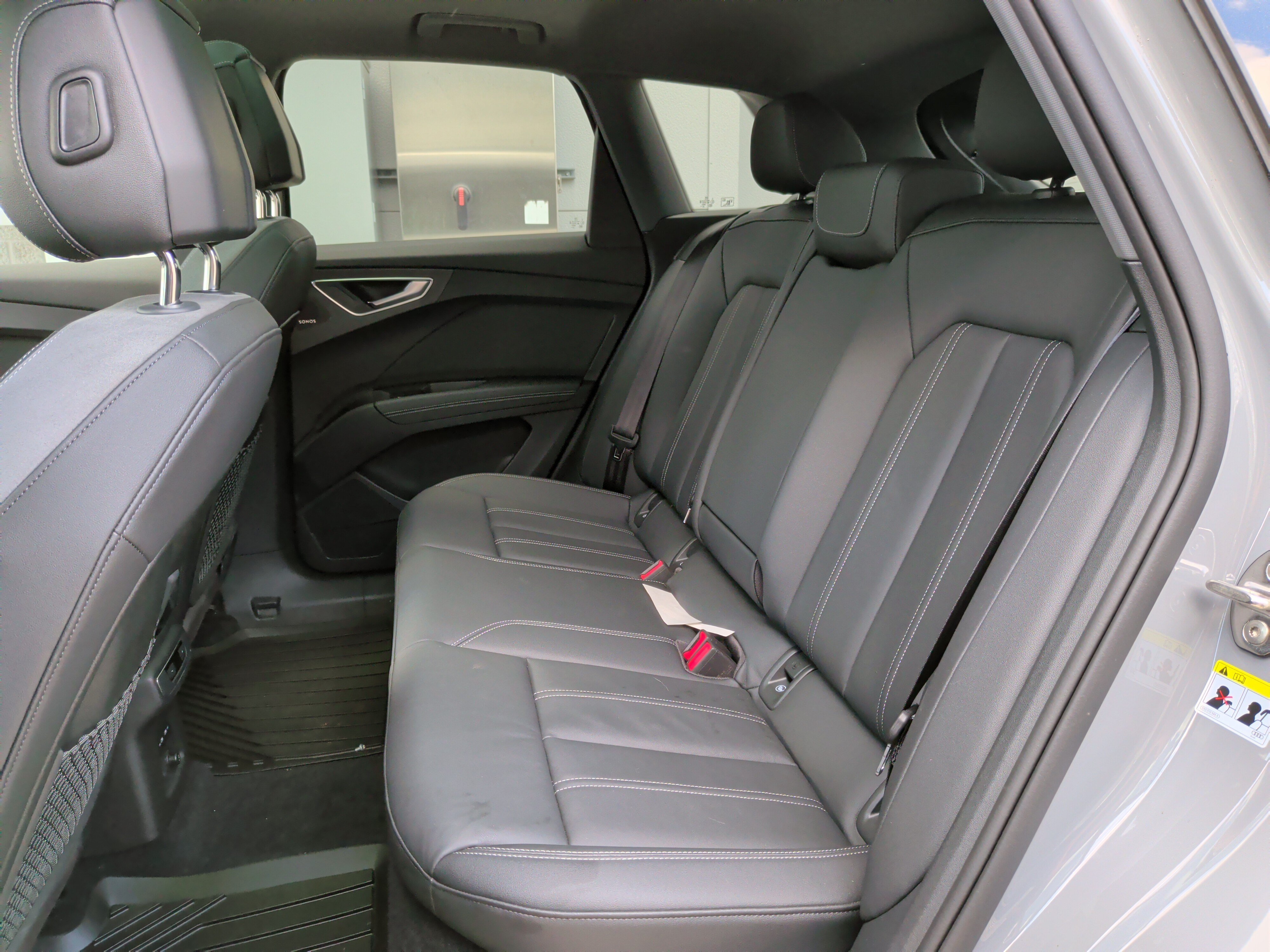 Used 2023 Audi Q4 e-tron Premium Plus w/ Premium Plus RWD image 32
