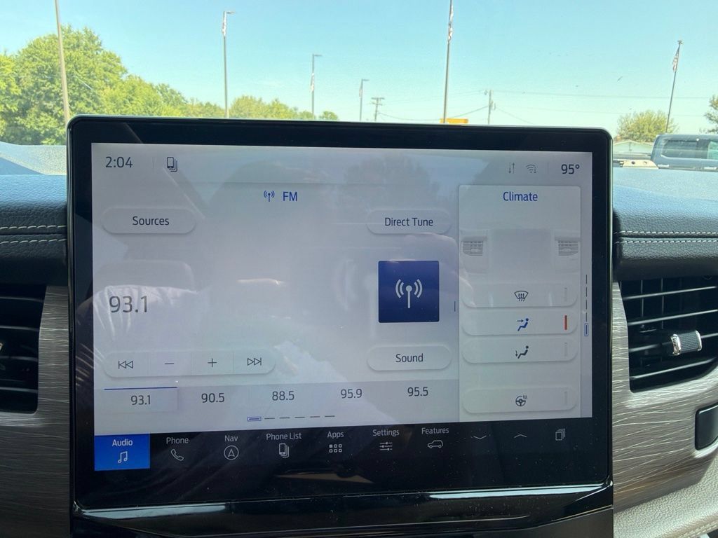 Used 2024 Ford Expedition Limited AWD/4WD image 25