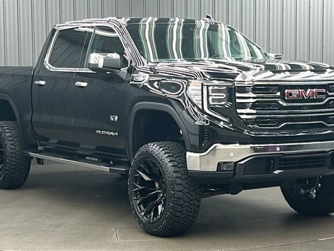 Used 2025 GMC Sierra 1500 SLT w/ SLT Premium Plus Package image 7